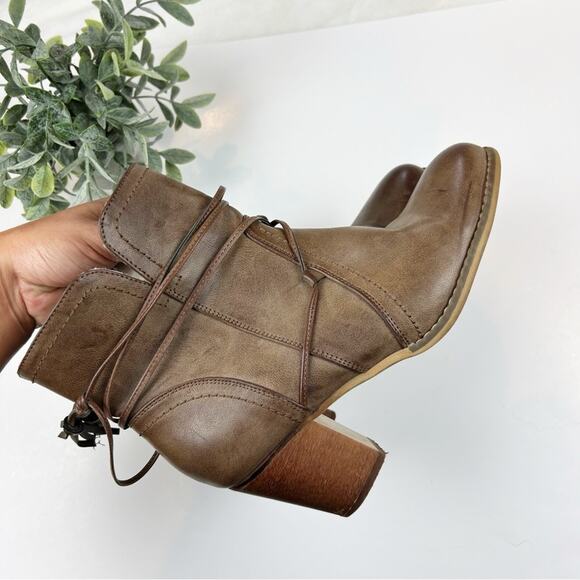 Azaleia Chunky Heeled Booties Size 39 / 8.5 - Picture 7 of 9